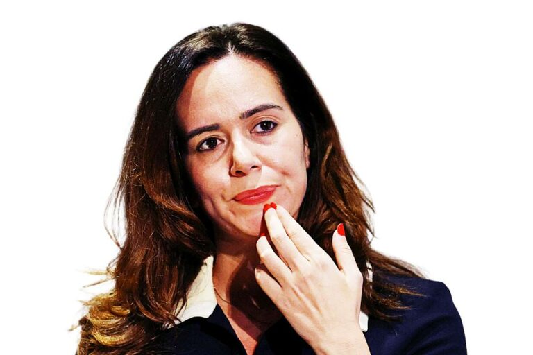 Sarah Knafo (crédit du montage : journal Fakir)