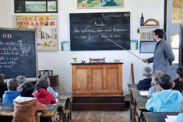 école RN faire la leçon